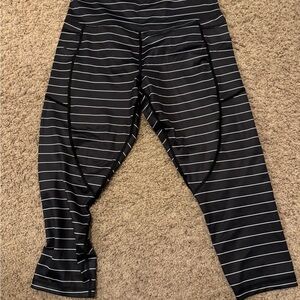 Zyia capri workout pants